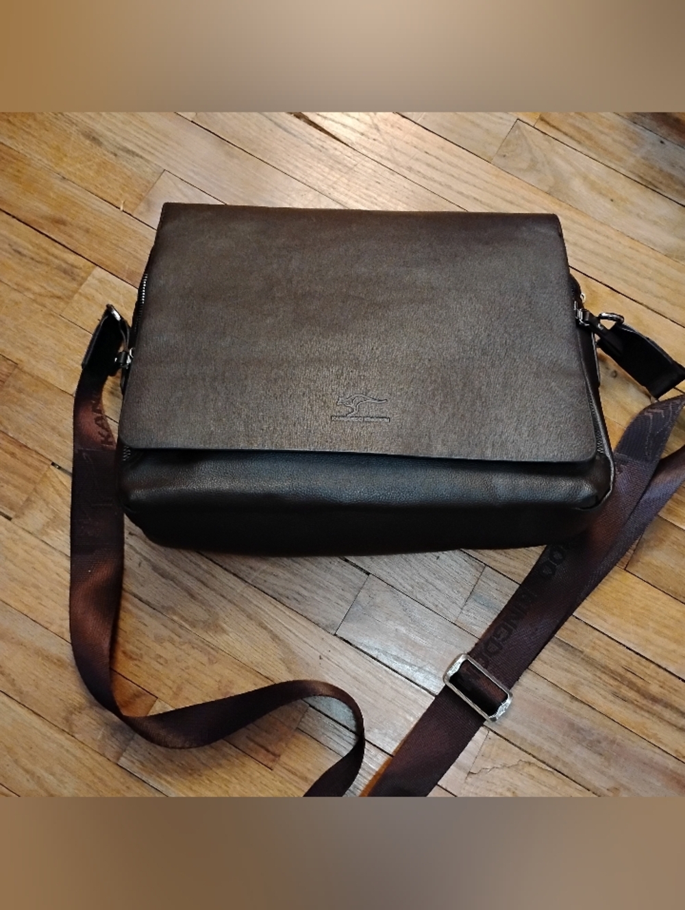 Kangaroo Kingdom Brown Leather Mens Messenger Bag. - Picture 5 of 12